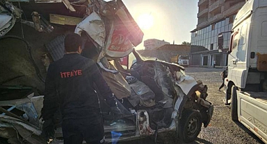 Cizre'deki feci kaza güvenlik kameralarına yansıdı: 1 ölü, bir yaralı
