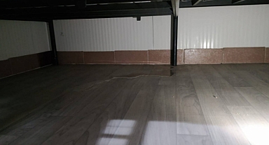 Depremzedelerin kaldığı prefabrik evleri su bastı