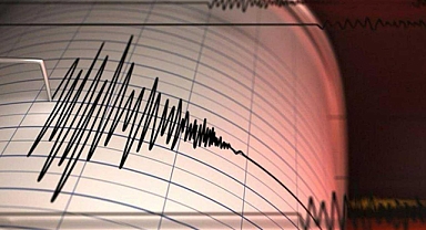 Endonezya'da 6,1 büyüklüğünde deprem