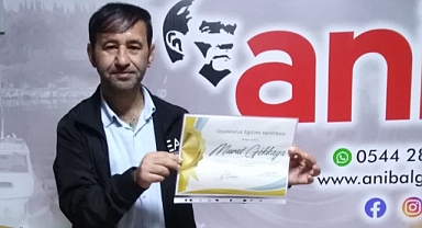 Gebze'li Gazeteci oyunculuk sertifikasını aldı