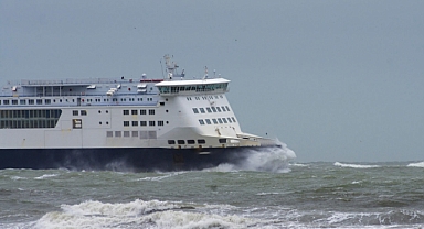 Güney Marmara'da deniz ulaşımına fırtına engeli