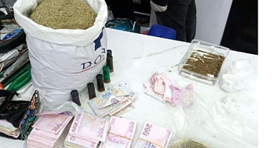İzmir'de uyuşturucu operasyonu: 2 kilogram bonzai ele geçirildi