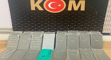 Kocaeli Emniyet'inden kaçakçılara baskın: Gümrük kaçağı telefonlar ele geçirildi