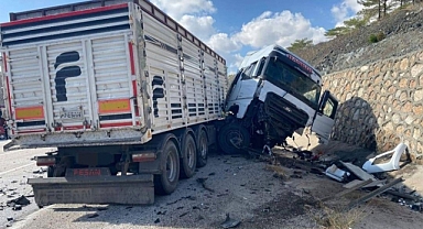 Malatya'da 2 araç çarpıştı: 1 ölü