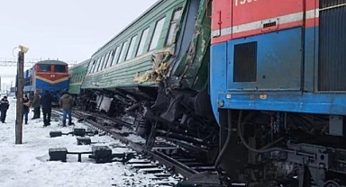 Rusya’da iki tren kafa kafaya çarpıştı: 25 yaralı