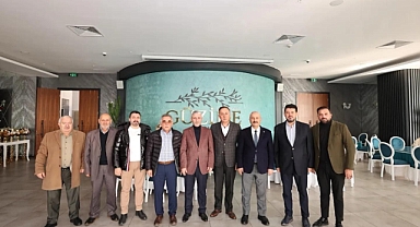 AK Parti Gebze ,Teşkilatının emektar isimleriyle istişare toplantısı düzenledi
