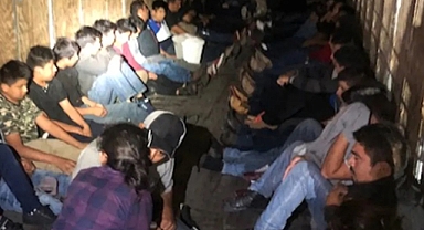 Amasya'da tır'ın dorsesinde 61 düzensiz göçmen yakalandı