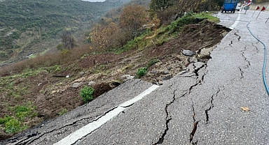 Bartın-Kastamonu yolunda heyelan