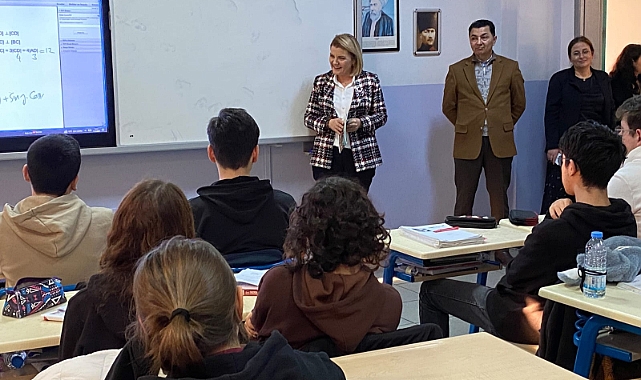 Başkan Hürriyet, lise öğrencileriyle bir araya geldi