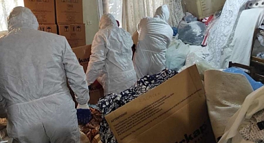 Eskişehir'de bir evden 45 ton çöp çıkarıldı