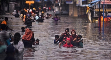 Hindistan'ı vuran Michaung Kasırgası nedeniyle 17 kişi öldü