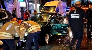 İETT otobüsü ile otomobil çarpıştı: 1 yaralı