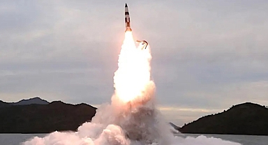 Kuzey Kore, Japon Denizi'ne balistik füze fırlattı