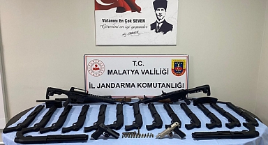 Malatya’da çok sayıda ruhsatsız tüfek ve tabanca ele geçirildi