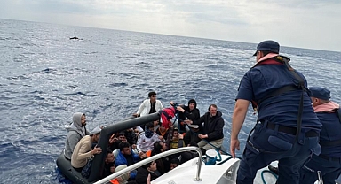 Muğla açıklarında geri itilen 59 düzensiz göçmen kurtarıldı