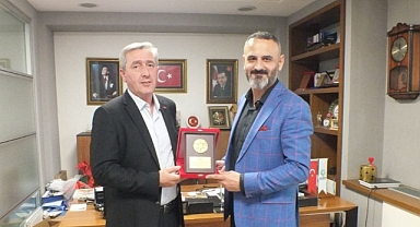 ŞENER YILMAZ, AYDIN TURAN’A TEŞEKKÜR ETTİ