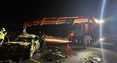 Takla atan otomobil hurdaya döndü: 2 yaralı