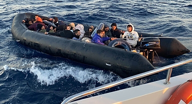 Yunanistan'ın geri ittiği düzensiz göçmenler kurtarıldı