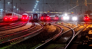 Almanya'da grev nedeniyle tren seferleri yapılamıyor