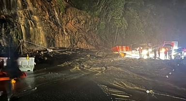 Artvin'de sağanak yağış heyelana yol açtı