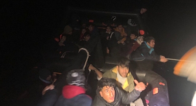 Çanakkale açıklarında 32 düzensiz göçmen yakalandı