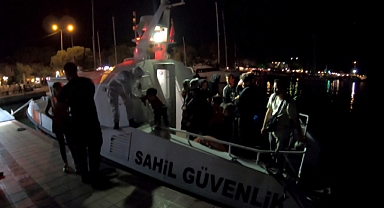 Çanakkale açıklarında 43 düzensiz göçmen kurtarıldı