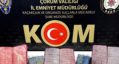 Çorum'da tarihi eser niteliğinde 5 el yazması kitap ele geçirildi: 4 gözaltı