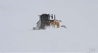 Doğu'da olumsuz hava koşulları nedeni ile 328 yerleşim yeri ulaşıma kapandı