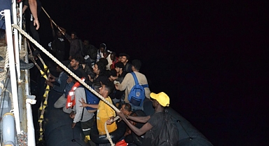 İzmir açıklarında geri itilen 47 düzensiz göçmen kurtarıldı