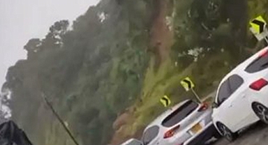 Kolombiya'da otoyolda toprak kayması: 18 ölü 35 yaralı