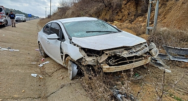 Mardin'de otomobil takla atı: 4 yaralı