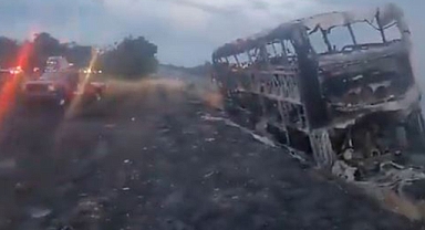 Meksika'da tur otobüsü ile kargo kamyonu çarpıştı: 22 ölü, 20 yaralı