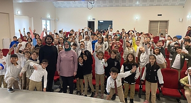 Miniklere sokak hayvanları semineri