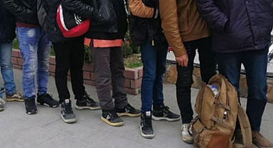 Osmaniye'de 14 göçmen yakalandı, 3 organizatör şüphelisi tutuklandı