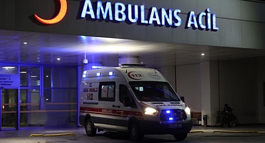 Otomobil ile hafif ticari araç çarpıştı: 6 yaralı