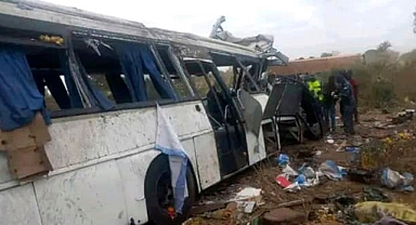 Senegal'de otobüs ve dolmuş çarpıştı: 13 ölü, 14 yaralı