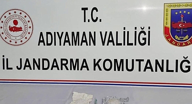 Araçlarında uyuşturucu bulunan 2 şahıs gözaltına alındı