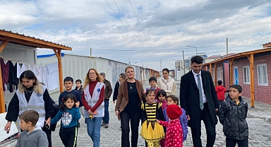 Başkan Hürriyet, asrın felaketinin yıldönümünde deprem bölgesinde