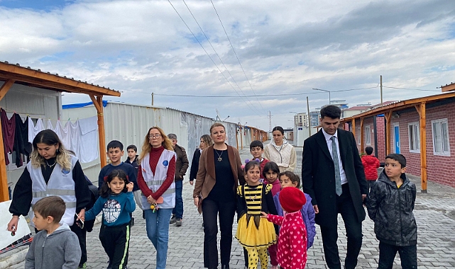 Başkan Hürriyet, asrın felaketinin yıldönümünde deprem bölgesinde