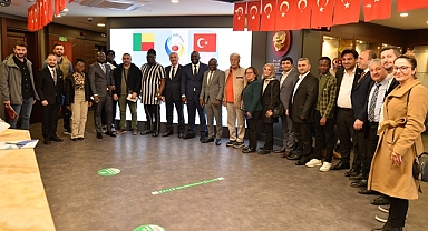 Batı Afrika Ülkesi Benin Cumhuriyeti İş İnsanları, Gebze Ticaret Odası Üyeleri İle Buluştu