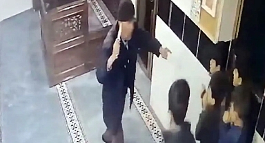 Camideki çocukları bıçakla korkutan adam serbest bırakıldı