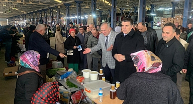 Gencay Yıldıztekin esnafın kalbini kazandı!