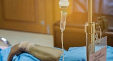 Gıda zehirlenmesi şüphesiyle 15 kişi hastaneye kaldırıldı