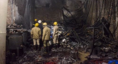 Hindistan'da boya fabrikasında yangın: 11 ölü