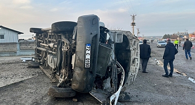 İşçi taşıyan minibüs kaza yaptı: 7 yaralı