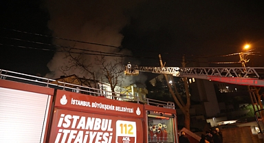 İstanbul'da 3 katlı binada yangın
