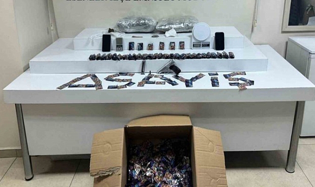 İstanbul'da düzenlenen operasyonda 2.5 kilogram uyuşturucu ele geçirildi