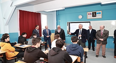 Kaymakam Özyiğit ve Başkan Büyükgöz Gebze Anadolu İmam Hatip’te