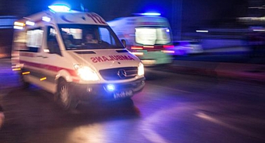 Tır ile minibüs çarpıştı: 2 ölü, 12 yaralı