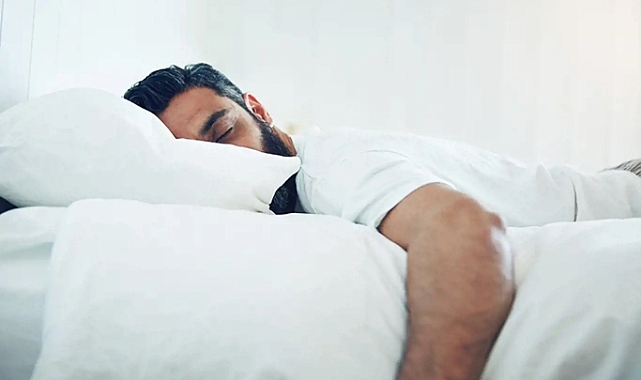 Yanlış uyku pozisyonu ağrılara yol açabiliyor